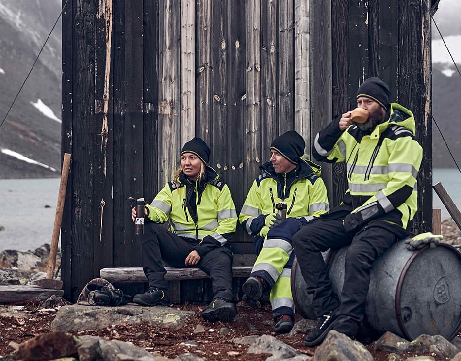 highvis_community_950x745-jpg